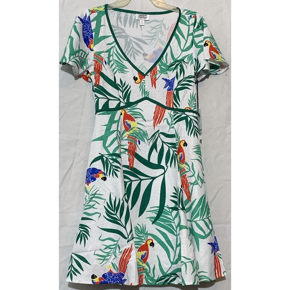 Unique Vintage Parrot Dress Womens Size S 4 Short Sleeve Eclectic